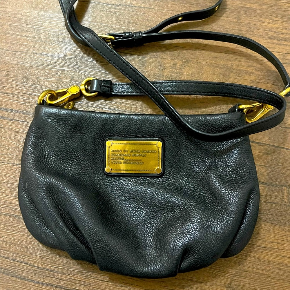 Marc Jacob’s classic black leather crossbody